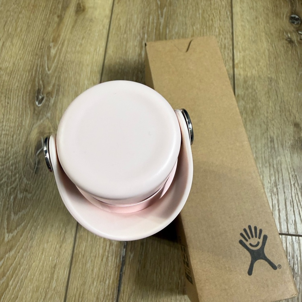 Hydro Flask 21 OZ Standsrd Mouth Tonal Trillium Pink Water Bottle NEW!! - Picture 4 of 10